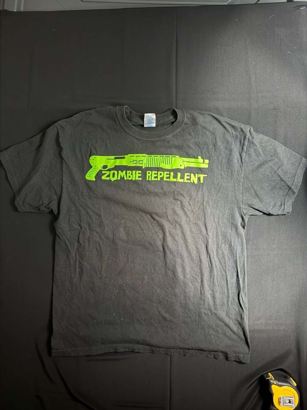 Resident Evil Zombie Repellent T-Shirt Size L Black Capcom Graphic